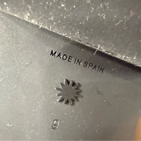 NWOB Stuart Weitzman Ivory Leather and Fur Loafer. Size 9 - Picture 13 of 13